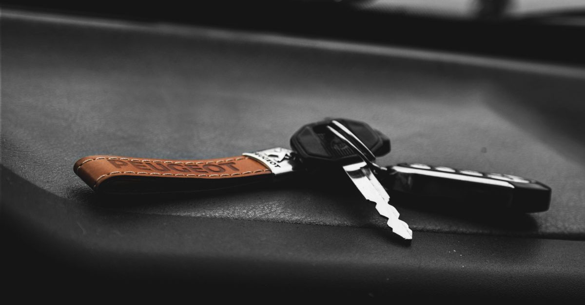 Chevrolet car key fob — Maplewood Locksmith